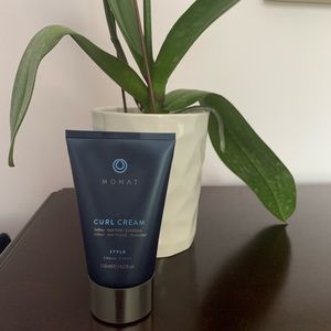 NWT Monat Curl Cream